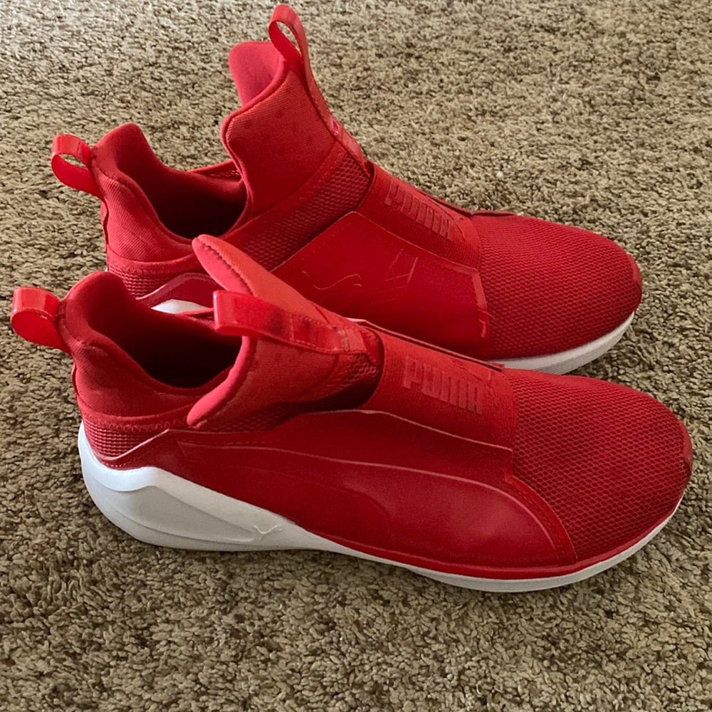 Puma fierce red Kylie shoe like new!